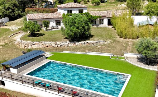 Casa a Est, Lorgues, Francia 1