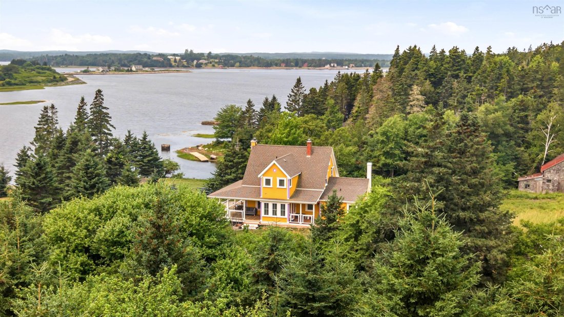 House in Lunenburg, Nova Scotia, Canada 4 - 18459976