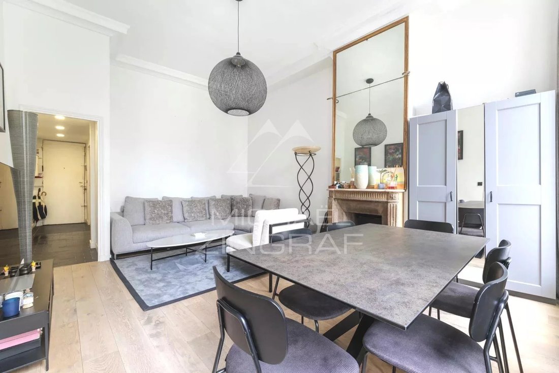Apartment in Saint Thomas d'Aquin, Paris 7e Arrondissement, Paris 2 - 18457283