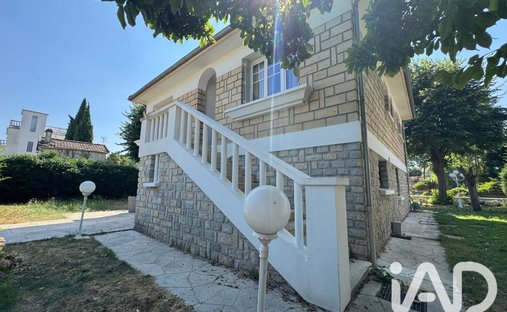 House in Chennevieres-sur-Marne, Ile-de-France, France 1