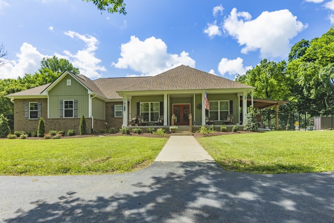 House in Belfast, Tennessee, United States 3 - 18462970