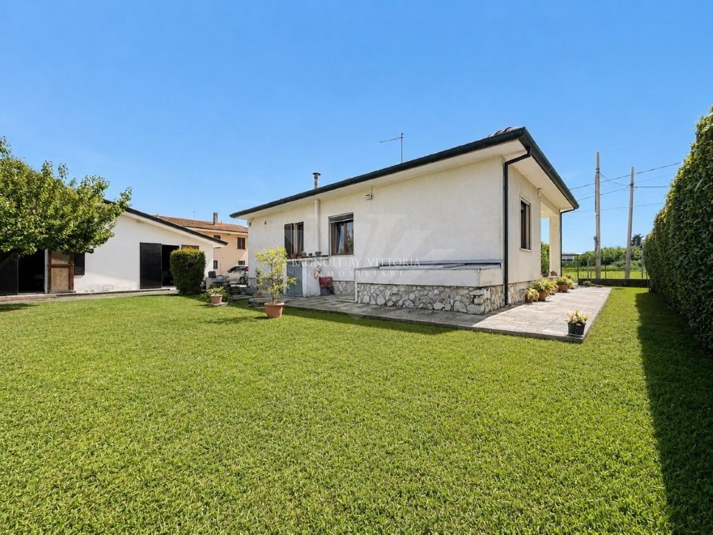Villa in Pietrasanta, Tuscany, Italy 3 - 18455595