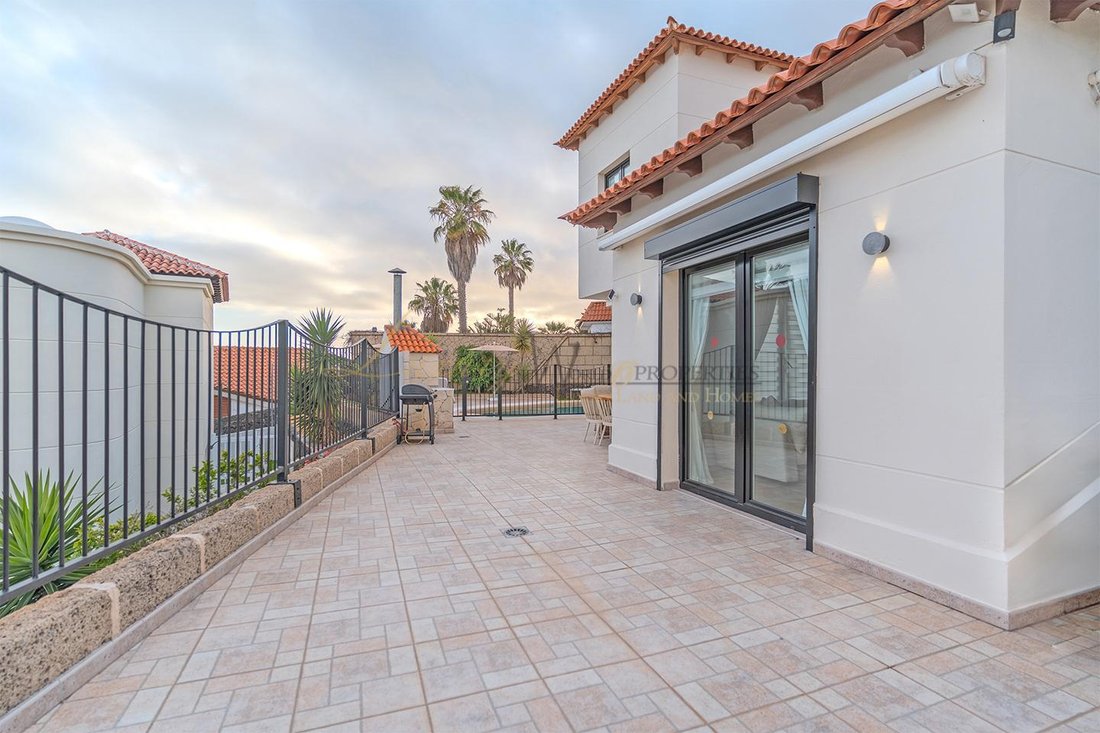 Villa in Arona, Canary Islands, Spain 3 - 18456004