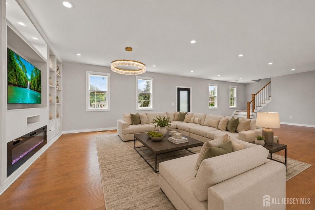 House in Metuchen, New Jersey, United States 2 - 18463993