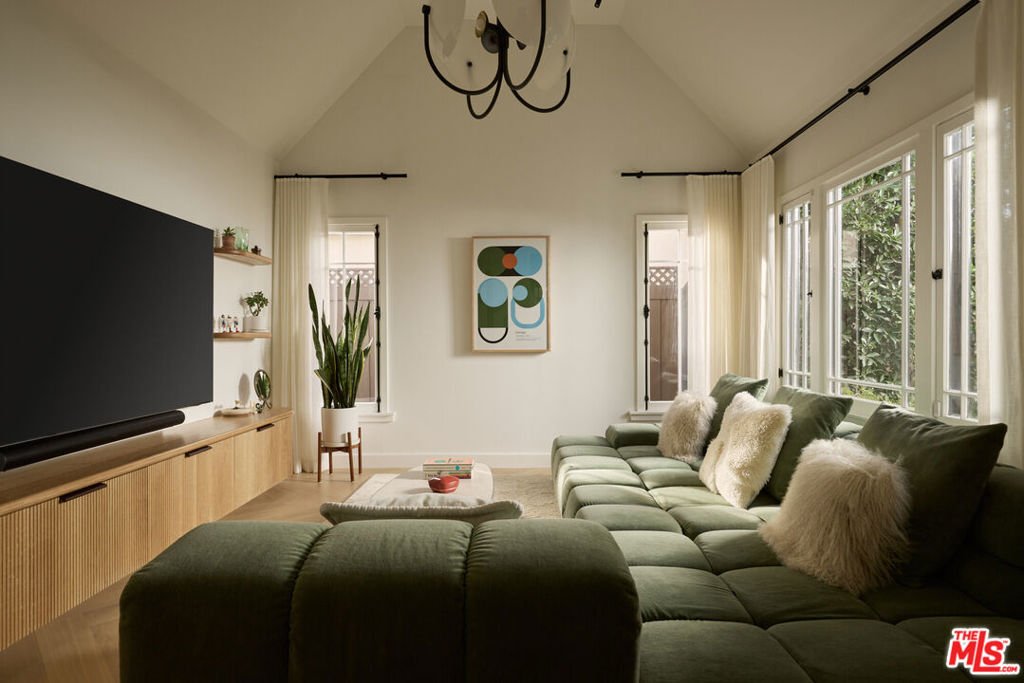 House in Los Angeles, California, United States 3 - 18459107