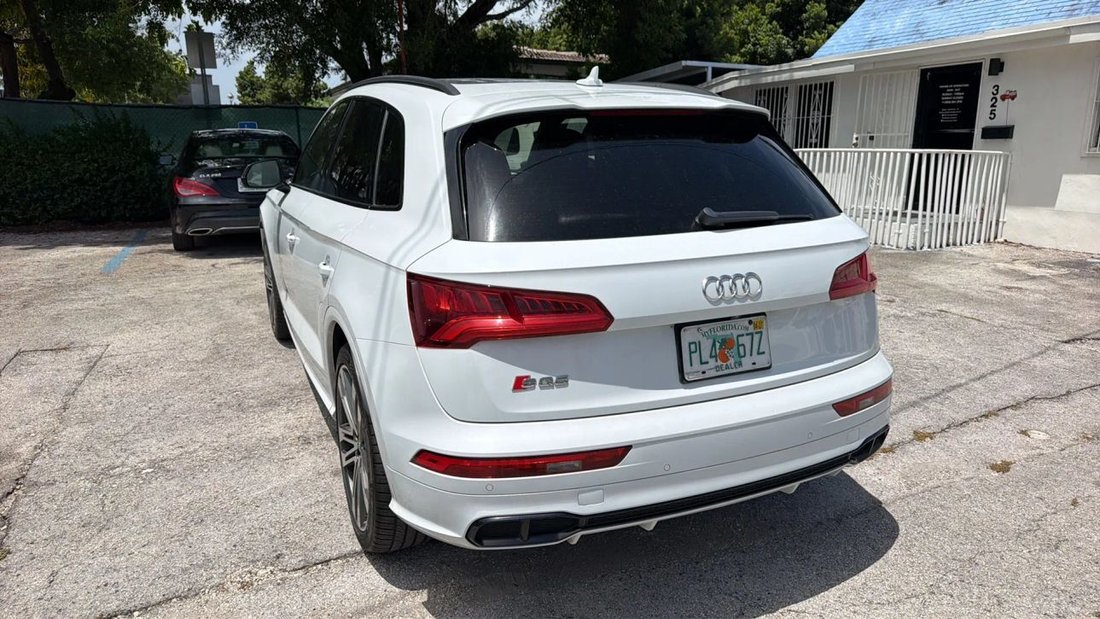 Suv in Hollywood, FL, United States 2 - 18464623