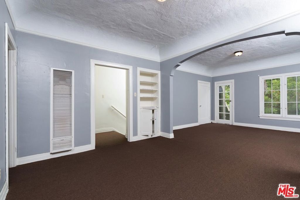Los Angeles, California, United States 5 - 18459105