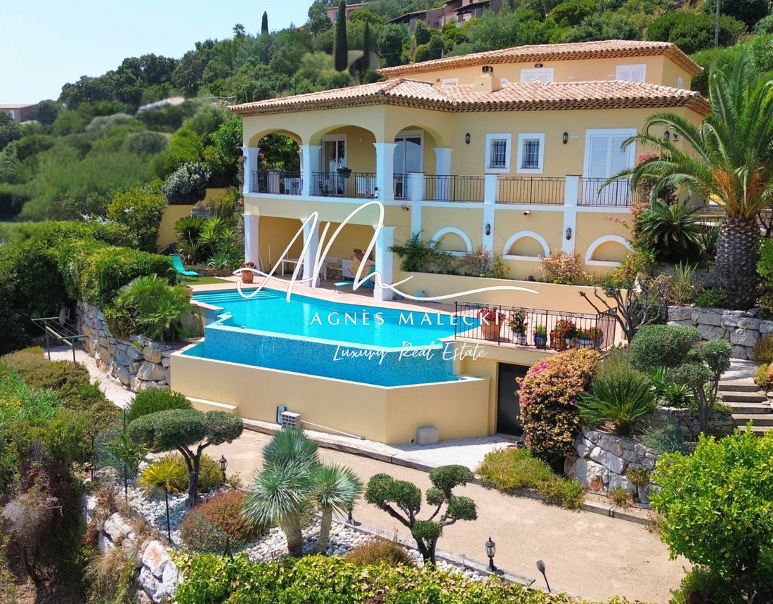 Estate in Nord, Cavalaire-sur-Mer, France 1 - 18468019