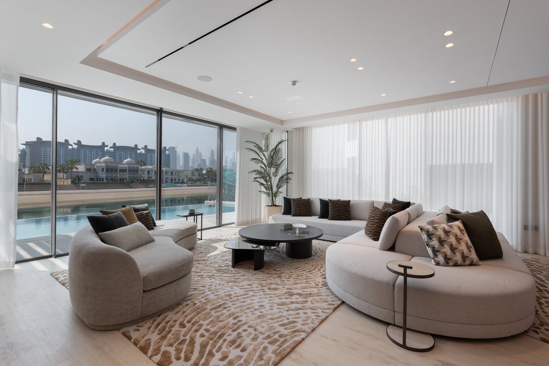 Villa in Palm Jumeirah, Dubai, United Arab Emirates 2 - 18457312