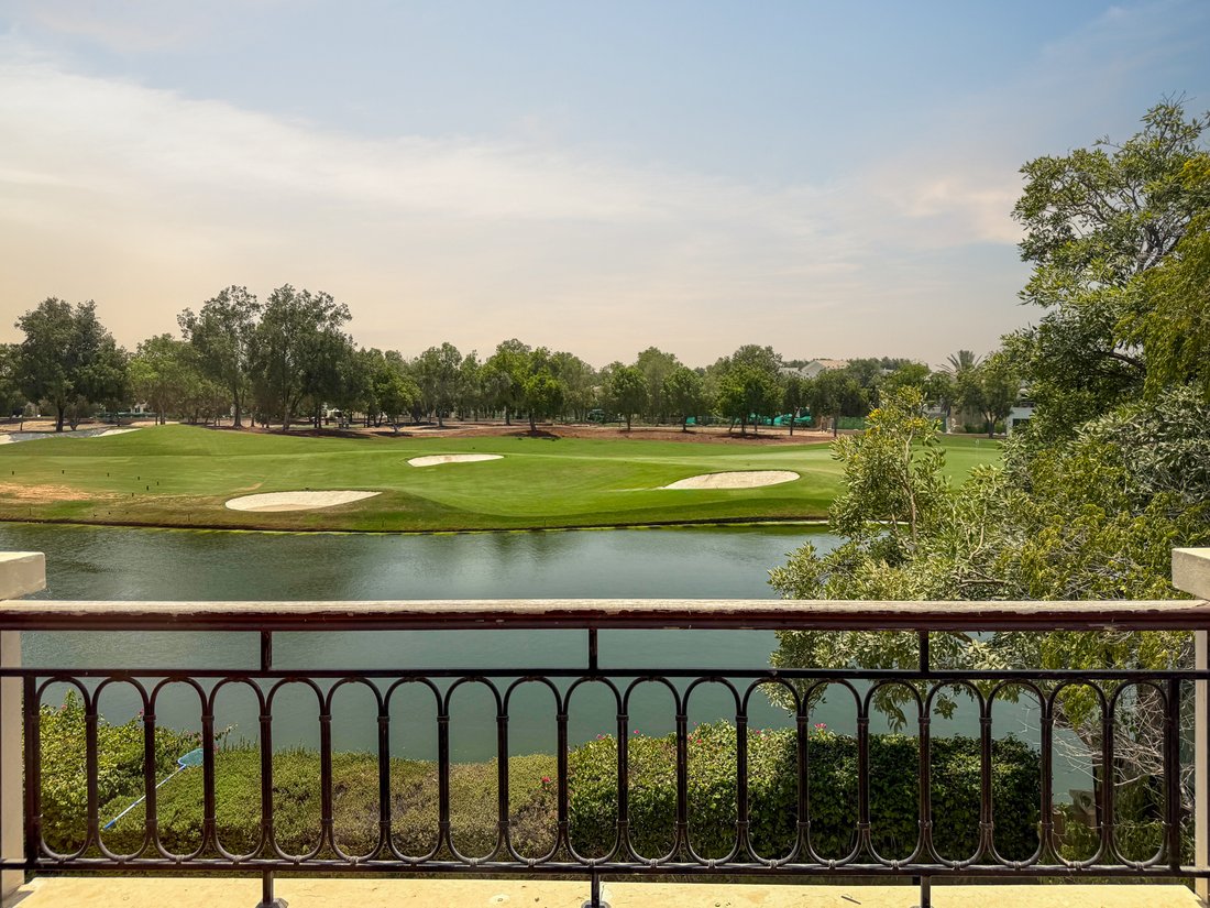 Villa in Jumeirah Golf Estates, Dubai, United Arab Emirates 2 - 18456457
