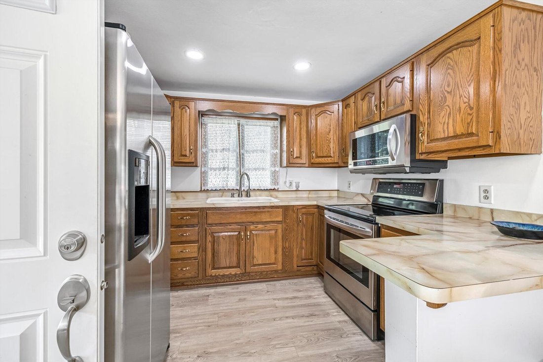 House in Pewaukee, Wisconsin, United States 4 - 18471867