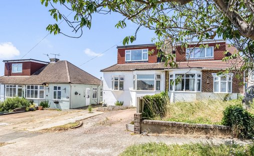 Bungalow in North Lancing, Sompting, England 1
