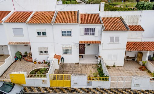Villa in Oeiras e Sao Juliao da Barra, Paco de Arcos e Caxias, Lisbon, Portugal 1