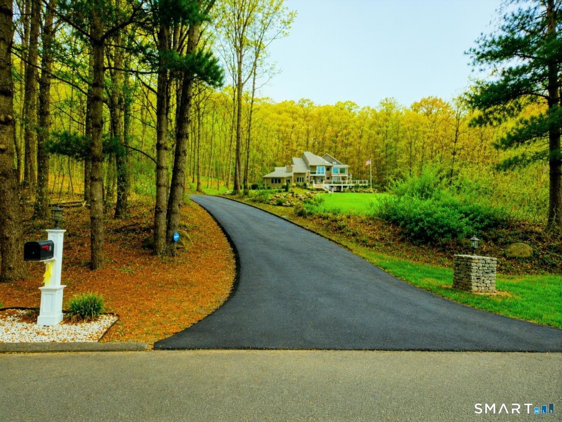 House in Avon, Connecticut, United States 3 - 17851586