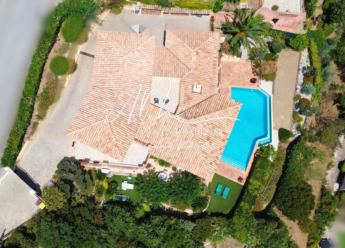 Estate in Nord, Cavalaire-sur-Mer, France 4 - 18468019