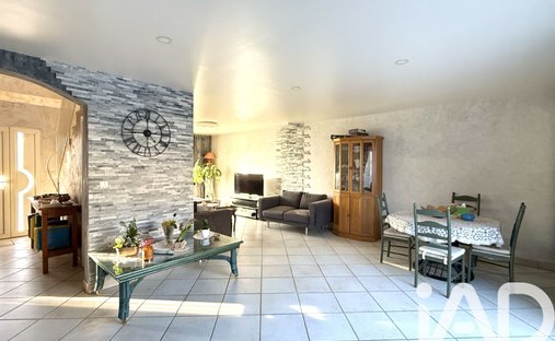 House in Lozère, Palaiseau, France 1