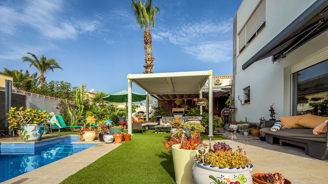Villa in Torrevieja, Valencian Community, Spain 3 - 18077105