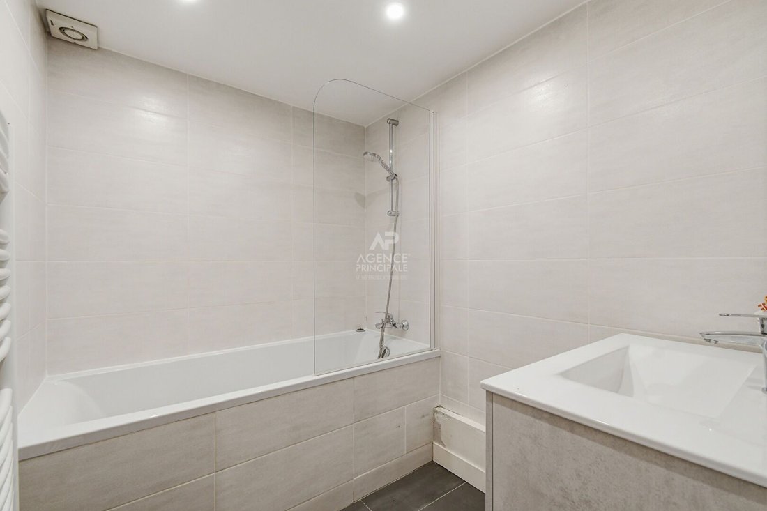 Apartment in Forêt, Saint-Germain-en-Laye, France 5 - 18456880