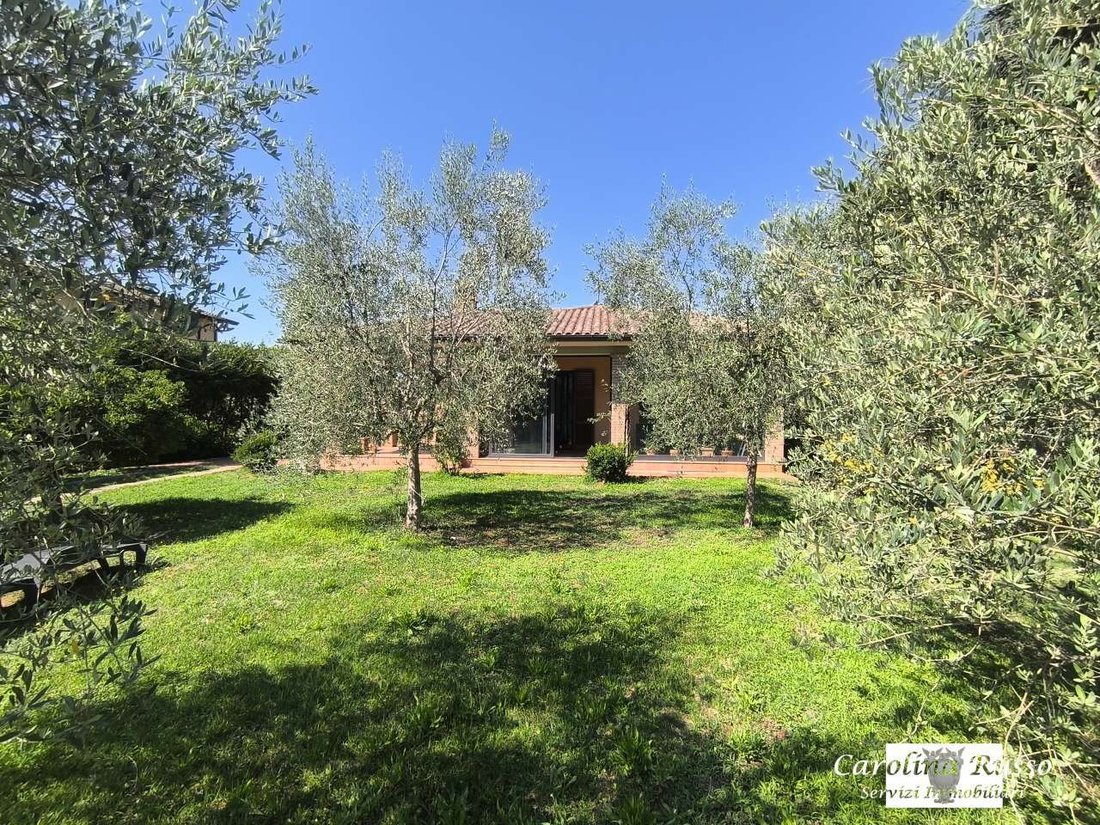 Villa in Spello, Umbria, Italy 4 - 18465686