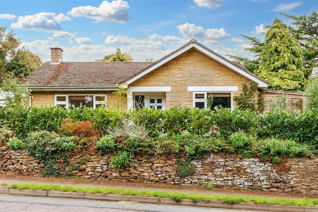 Bungalow in Swalcliffe, England 1 - 18455478