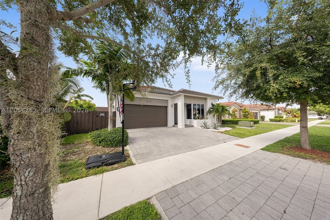 House in Miami, Florida, United States 3 - 18459416