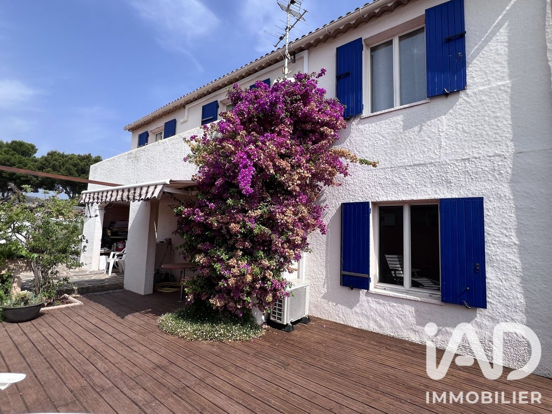 House in La Londe-les-Maures, Provence-Alpes-Côte d'Azur, France 1 - 18462109