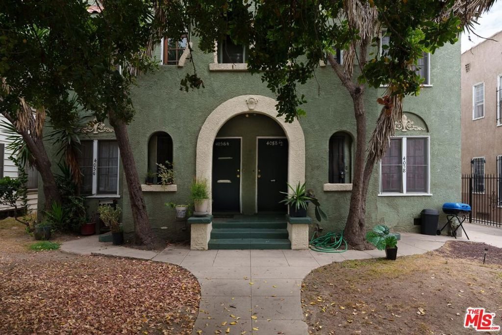 Los Angeles, California, United States 2 - 18459105
