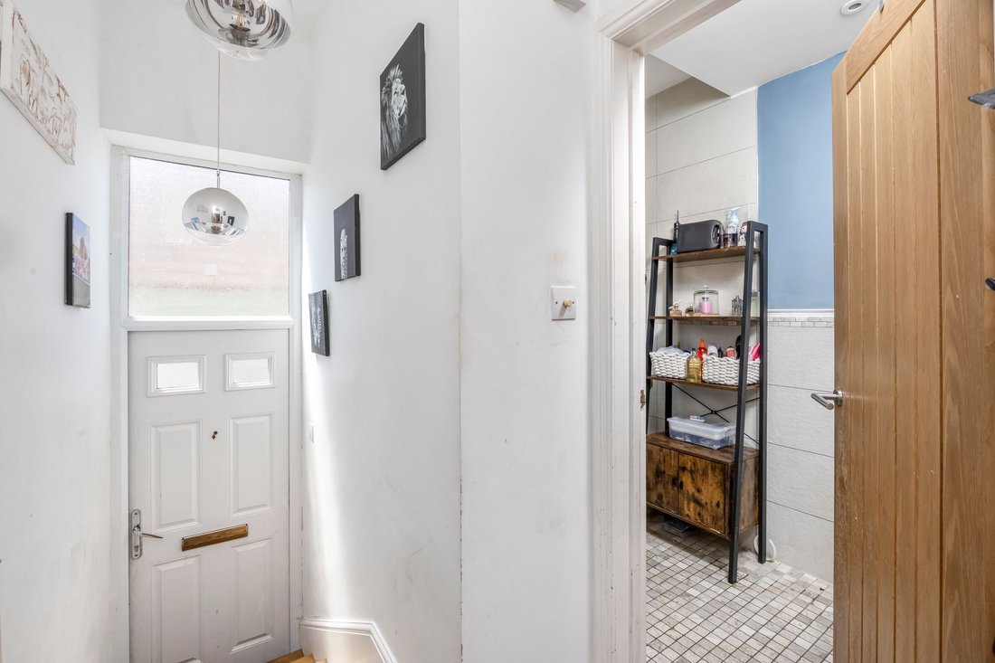 Bungalow in North Lancing, Sompting, England 5 - 18470796