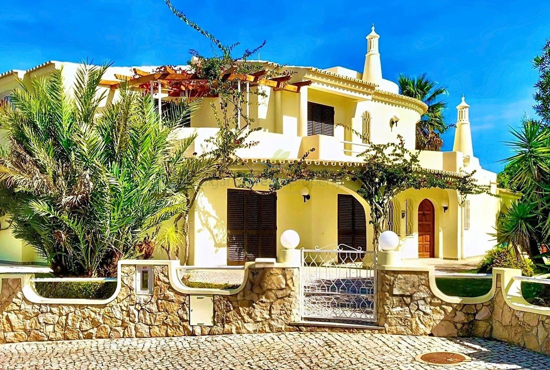 House in Vilamoura, Quarteira, Algarve 1 - 17930854