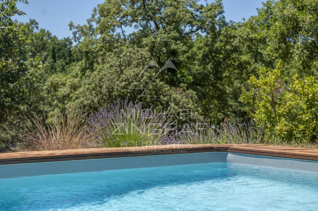 Villa in Gordes, Provence-Alpes-Côte d'Azur, France 3 - 14359302
