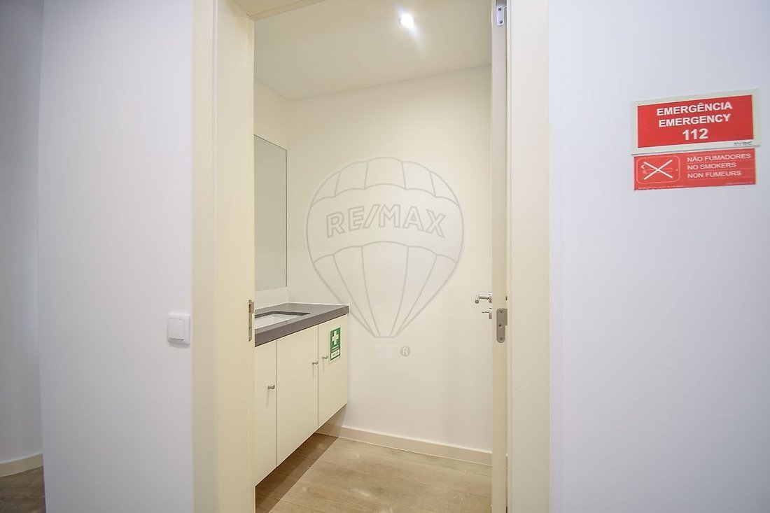Apartment in Misericordia, Lisbon, Portugal 2 - 18469446