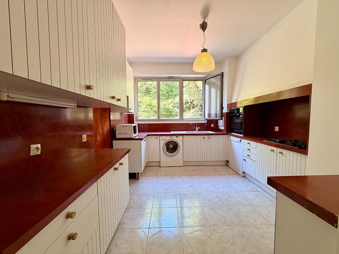 Apartment in Sud, Le Mesnil-le-Roi, France 3 - 18468113