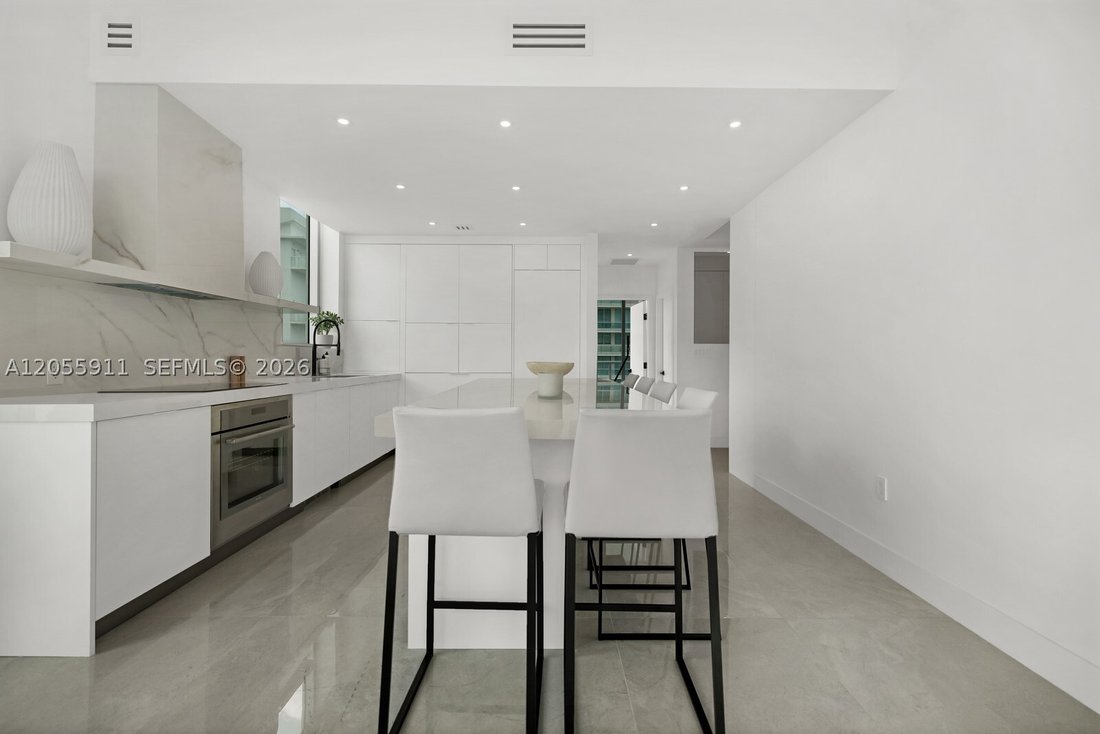 Condo in Miami Beach, Florida, United States 5 - 18465803