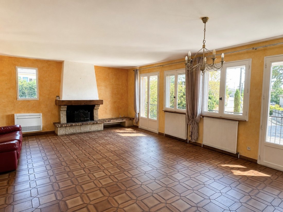House in Saint-Genis-les-Ollieres, Auvergne-Rhône-Alpes, France 4 - 18459231