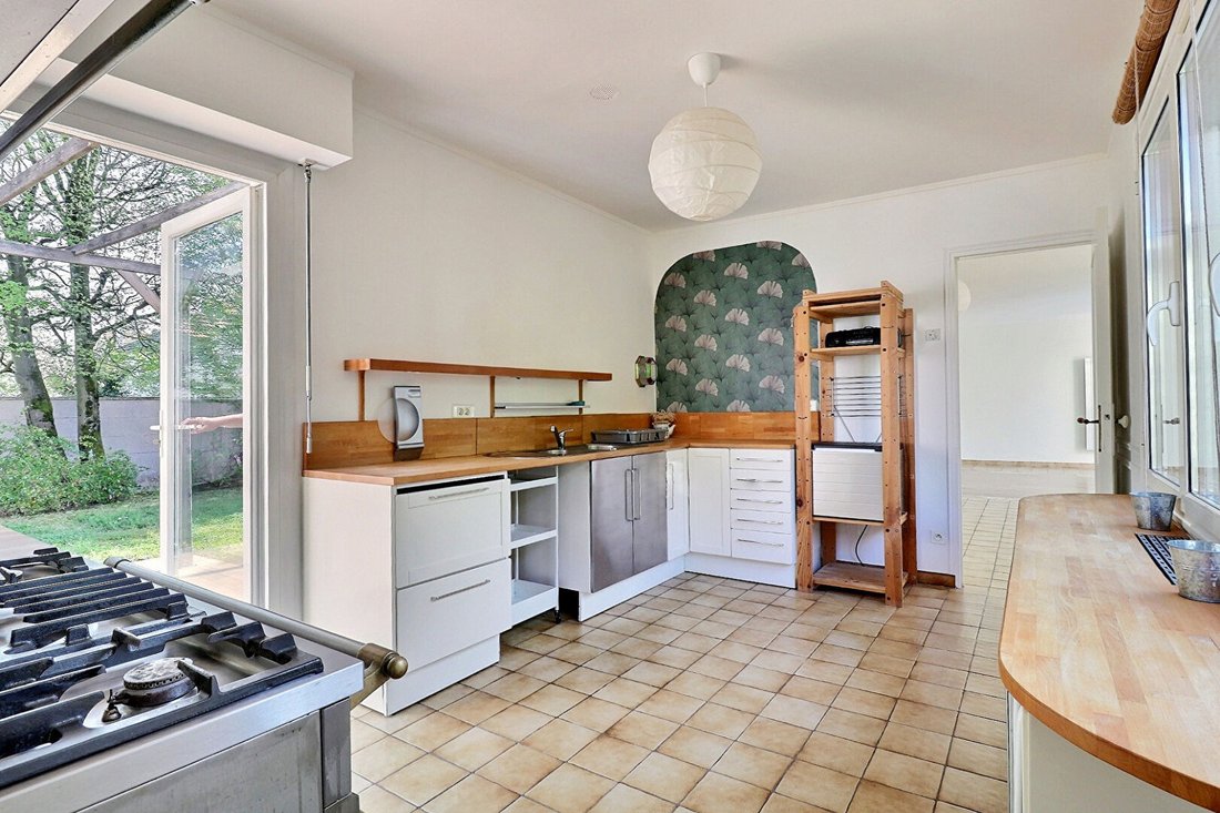 Villa in Mairie, Sainte-Genevieve-des-Bois, France 5 - 18314493