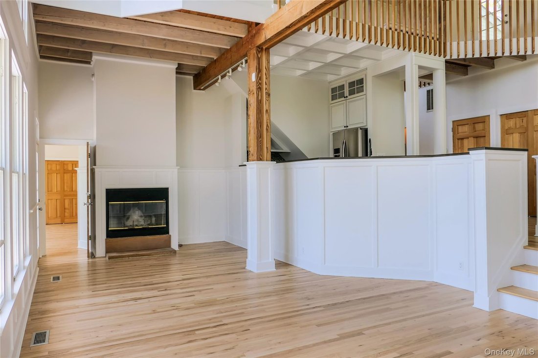 House in Yaphank, New York, United States 4 - 18013303