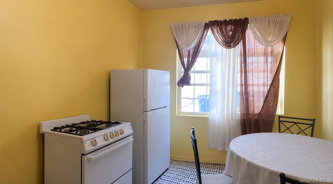 House in New York, New York, United States 4 - 18458654