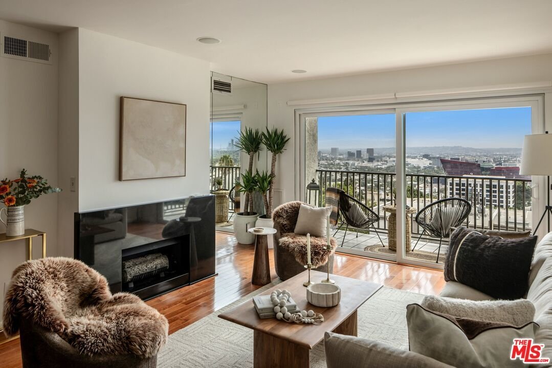 Condo in Los Angeles, California, United States 1 - 18466819