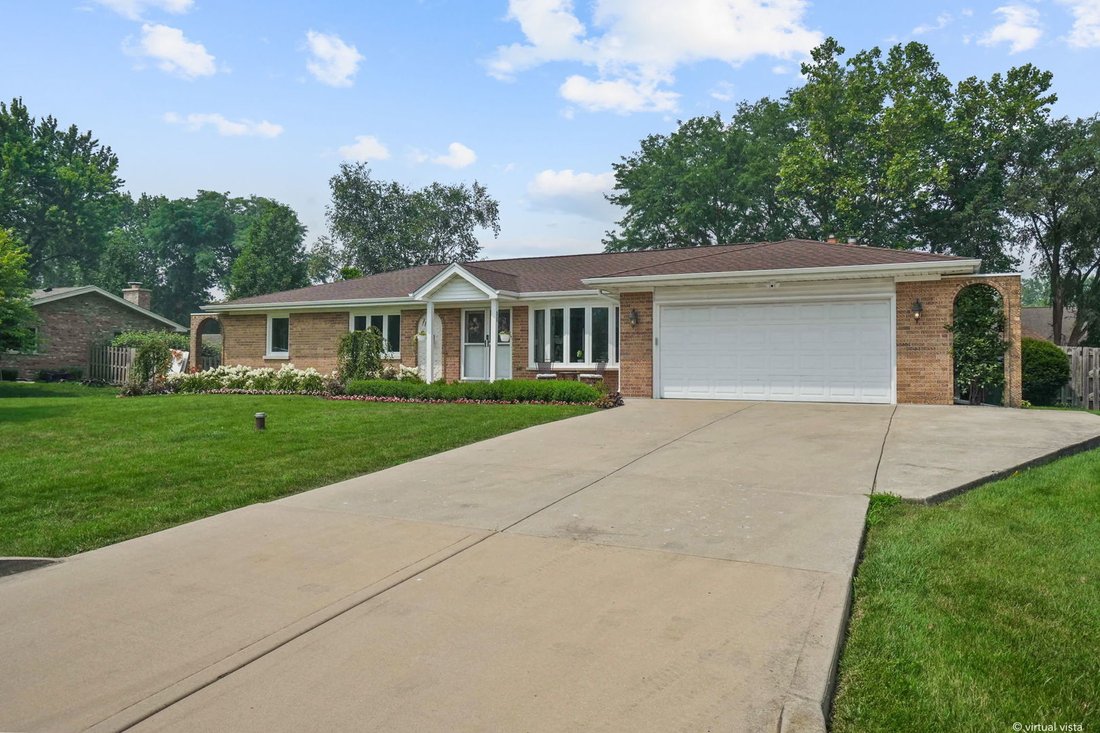House in Bloomingdale, Illinois, United States 2 - 18456263