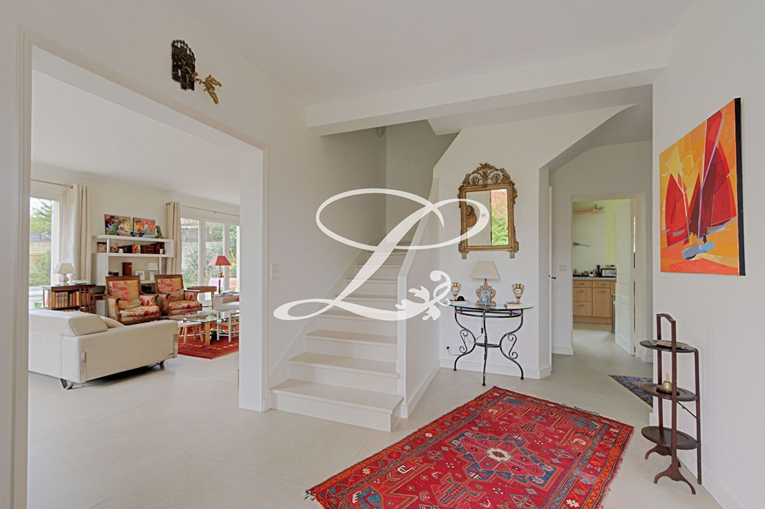 House in Sud, Le Mesnil-le-Roi, France 3 - 18468088