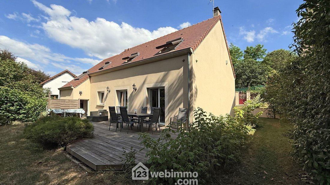 Villa in Sucy-en-Brie, Ile-de-France, France 1 - 18457630