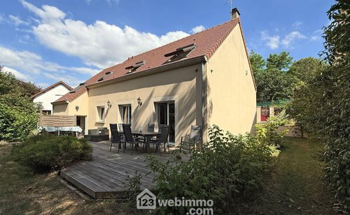 Villa in Sucy-en-Brie, Ile-de-France, France 1