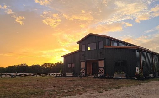 House in Barry, Texas, United States 1