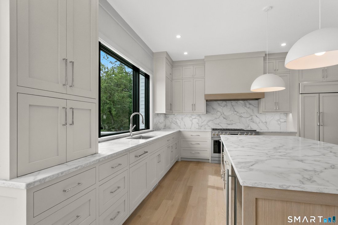 House in Trumbull, Connecticut, United States 4 - 17385097
