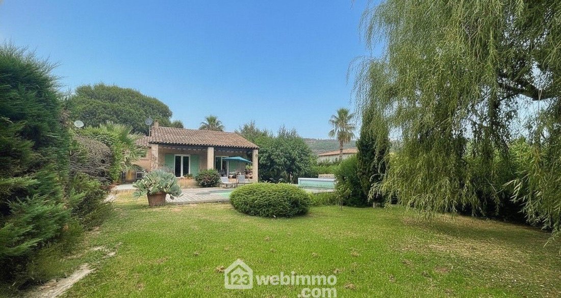 Villa in Le Plan-de-la-Tour, Provence-Alpes-Côte d'Azur, France 1 - 18470941