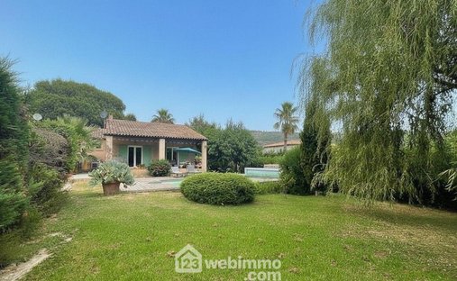 Villa in Le Plan-de-la-Tour, Provence-Alpes-Côte d'Azur, France 1