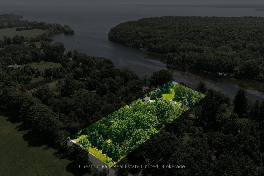 House in Prince Edward, Ontario, Canada 2 - 18371452