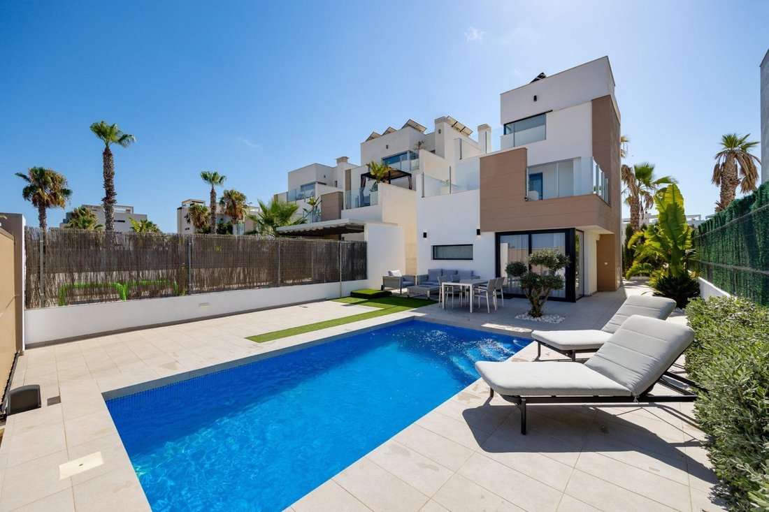 House in Guardamar del Segura, Valencian Community, Spain 1 - 18468968