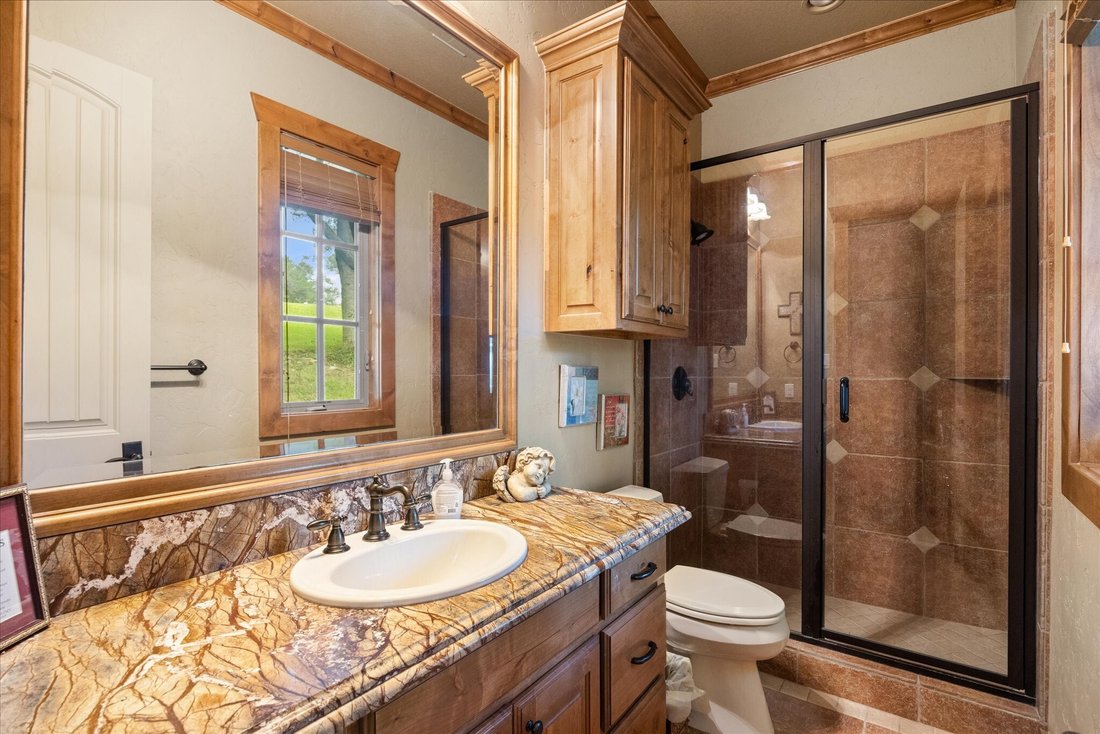 House in Granbury, Texas, United States 5 - 18466445