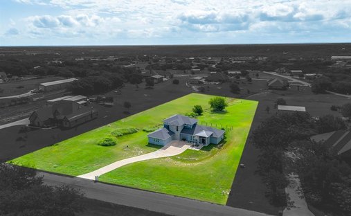 House in Cresson, Texas, United States 1